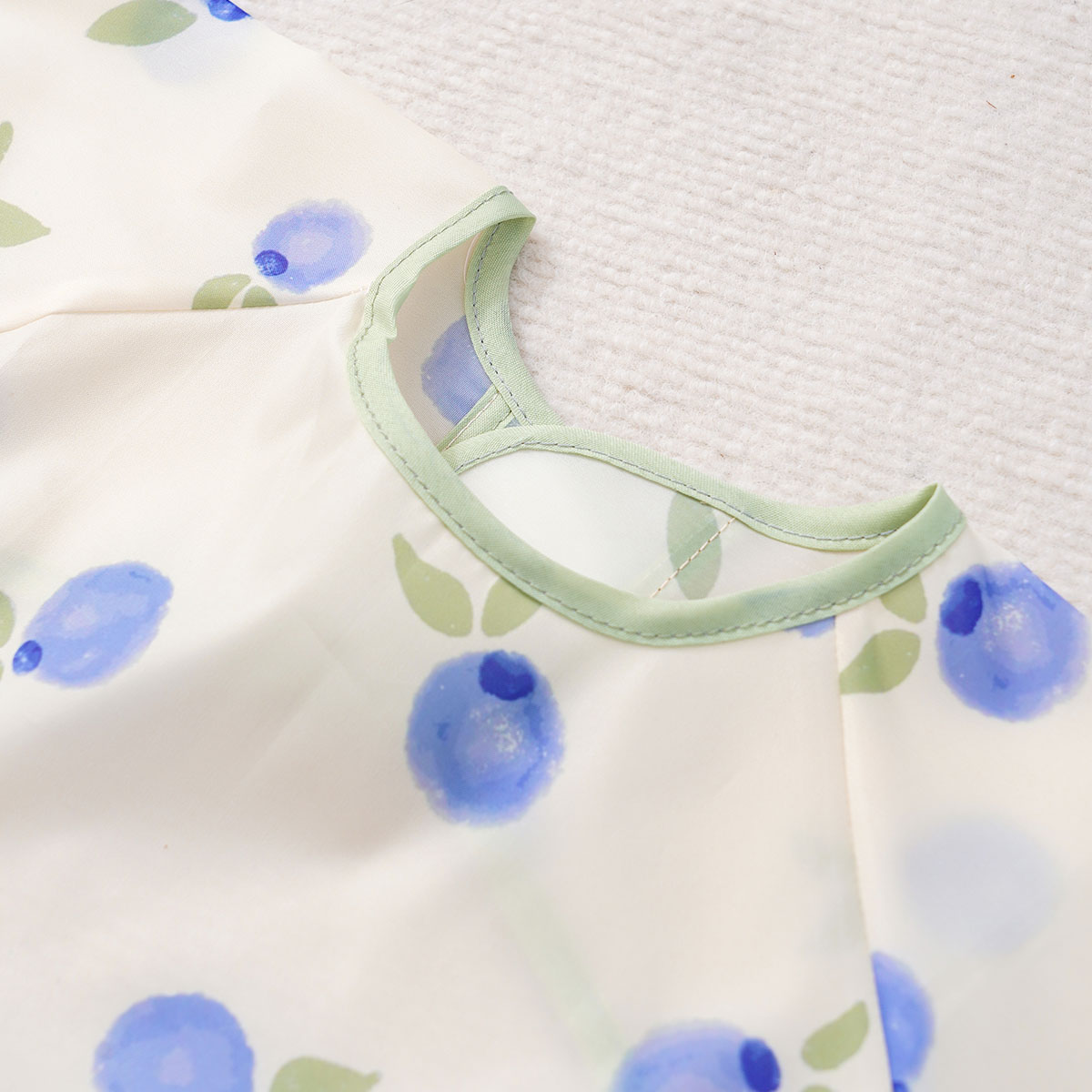 Bavaglini per bambini a manich - Baby Food Apron recensione e prezzo